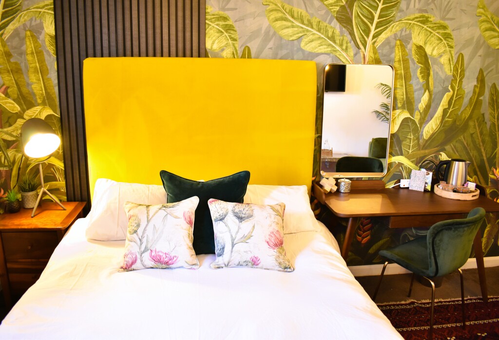 Book the Cotswolds - Chestnuts Bed & Breakfast