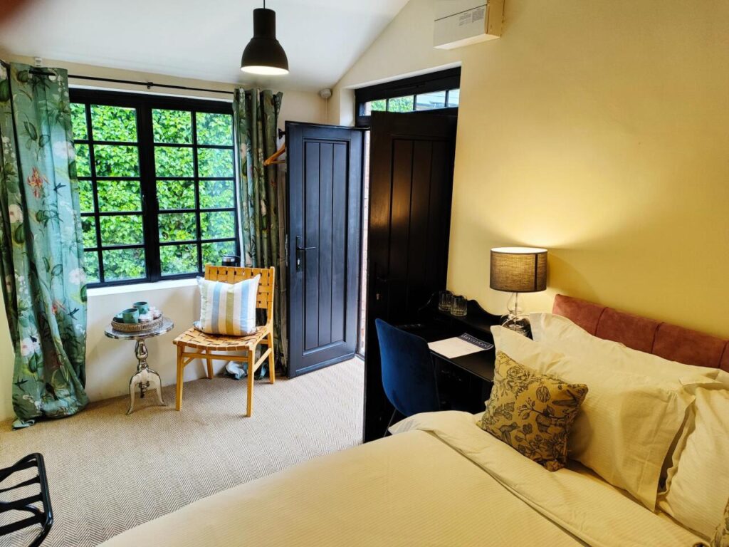 cotswold-bankview-property-01