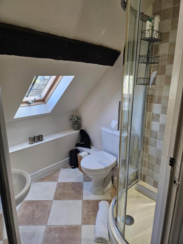 cotswold-cottage-guesthouse-family-suite-09
