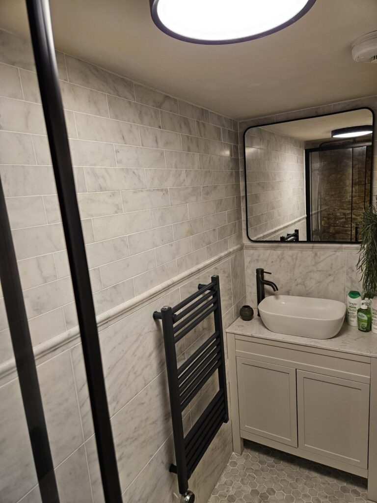 cotswold-cottage-guesthouse-shoebox-basic-double-room-02