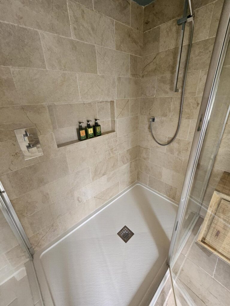cotswold-gardens-b-and-b-family-room-king-ensuite-07