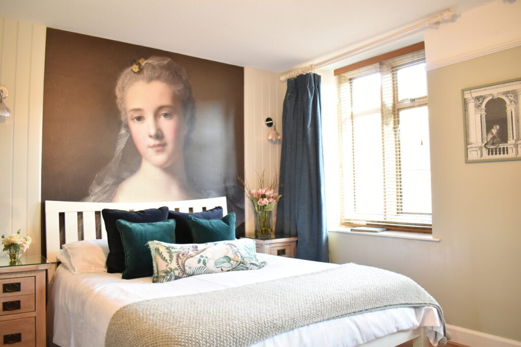 Stow-on-the-Wold B&B room above Davenford tearoom