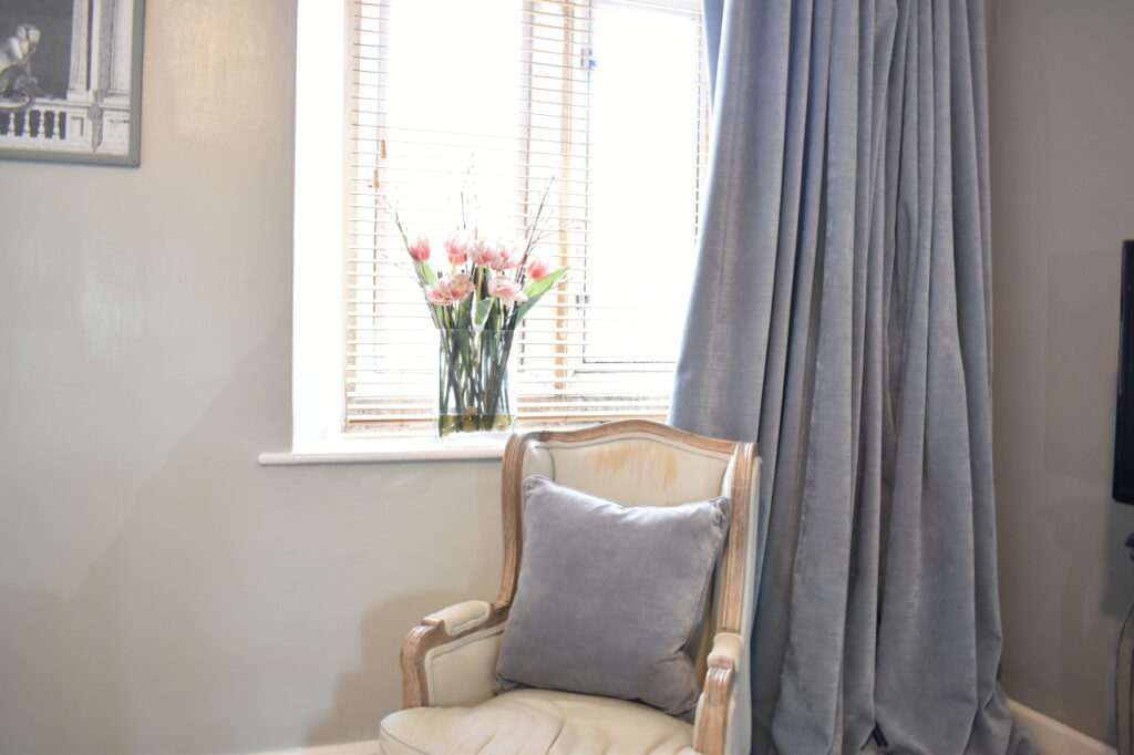 Stow-on-the-Wold B&B room above Davenford tearoom