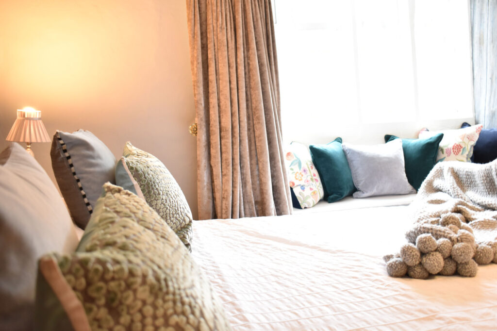 Stow-on-the-Wold B&B room above Davenford tearoom