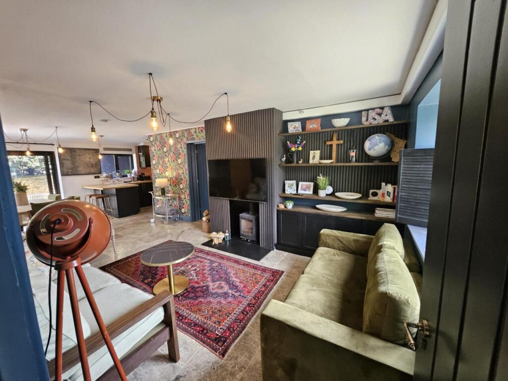 Cotswold Stay Burford holiday cottage bedroom