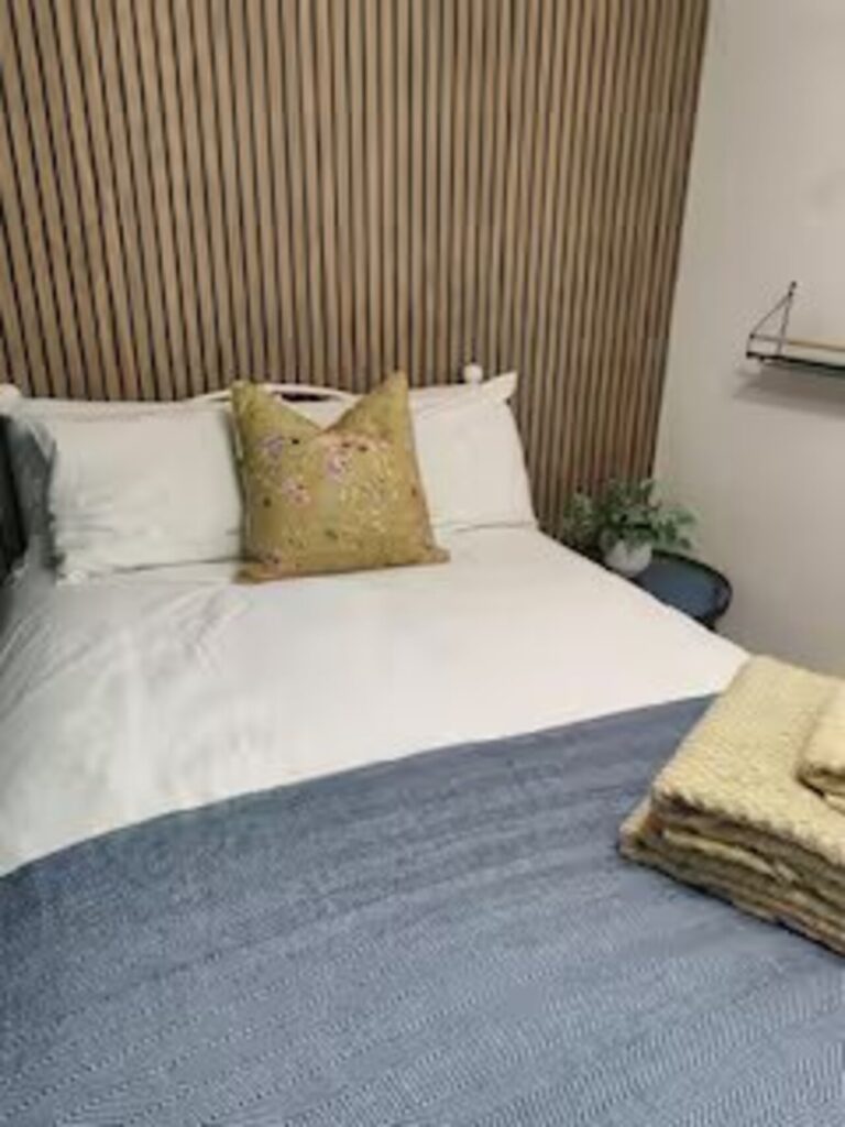 Burford holiday cottage lounge at Cotswold Stay