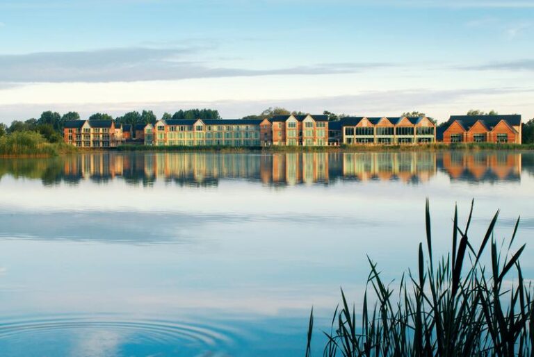 Book the Cotswolds - Home