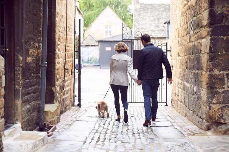 Book the Cotswolds - Home